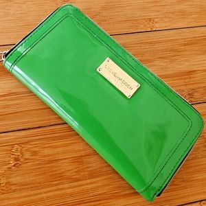 STEVE MADDEN GREEN ZIPPER WALLET